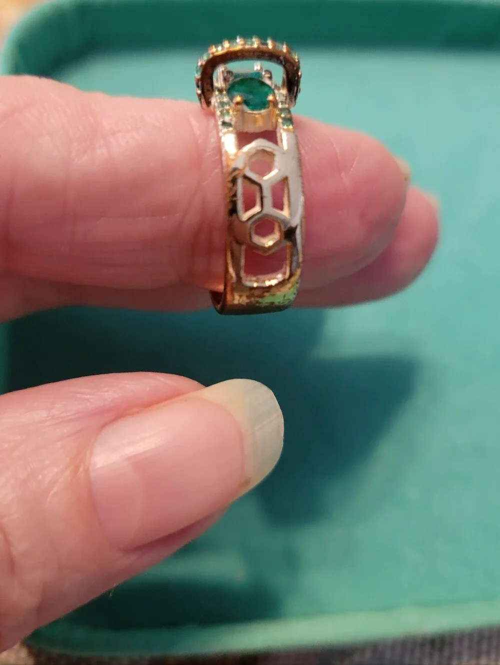 N/A elegant gold